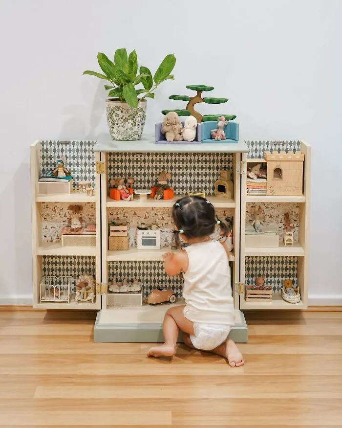 Upcycled An Old Cabinet To Dollhouse