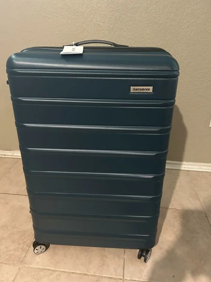 Travelling With A <a Style="Display:inline;" Href="Https://Www.amazon.com/Samsonite-Hardside-Expandable-Luggage-Checked-Large/Dp/B08bx9w9xk?ie=utf8&th=1&linkcode=ll2&tag=bpdeer-20&linkid=ba9657d89dff5ead206cb3e5403a2b67&language=en_us&ref_=as_li_ss_tl" Target="_blank">  <span Style="Font: Inherit; Color: #d74b1f;"> Samsonite 28-Inch Large Checked Hardside Luggage </Span> Is The Upgrade That Makes Every Future Airport Experience Feel Significantly More Put Together Than Whatever Came Before It