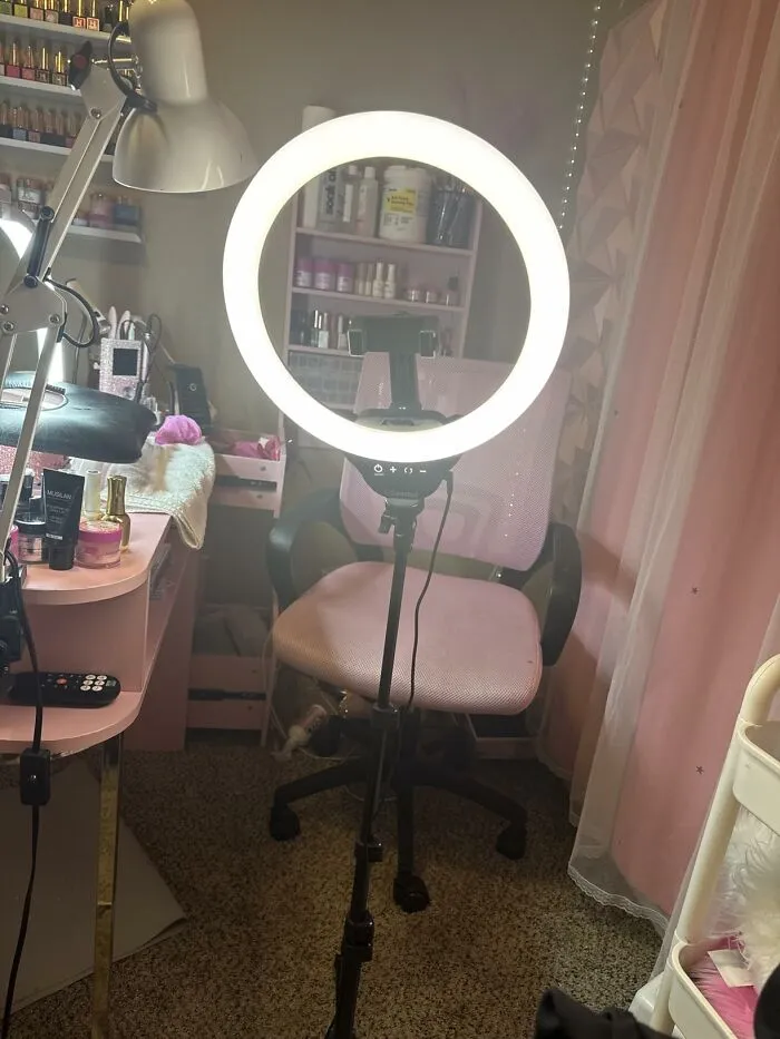 Good Lighting Fixes More Problems Than Most People Are Willing To Admit, And An <span Style="Font: Inherit; Color: #d74b1f;"> LED Ring Light And Tripod <a Style="Display:inline;" Href="Https://Www.amazon.com/Ubeesize-Recording%ef%bc%86live-Streaming-Instagram-Compatible/Dp/B08l5vknwr?ie=utf8&th=1&linkcode=ll2&tag=bpdeer-20&linkid=86b3e27805794b57470fef04f6394022&language=en_us&ref_=as_li_ss_tl" Target="_blank">  </Span> Is What Stands Between A Blurry, Poorly Lit Video And Content That Actually Looks Like Someone Tried