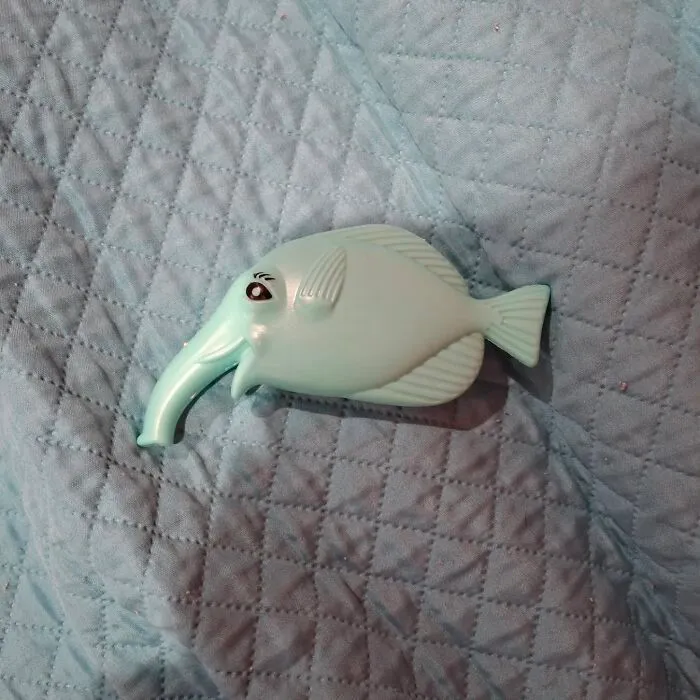37 Random Photos That Look Completely Made-Up And Senseless, But  Are Quite Amusing Anyway