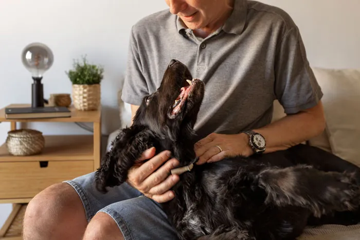 “My Dad Sucked”: 67 People Reveal What They Found When Unlocking Their Late Parents’ Phones