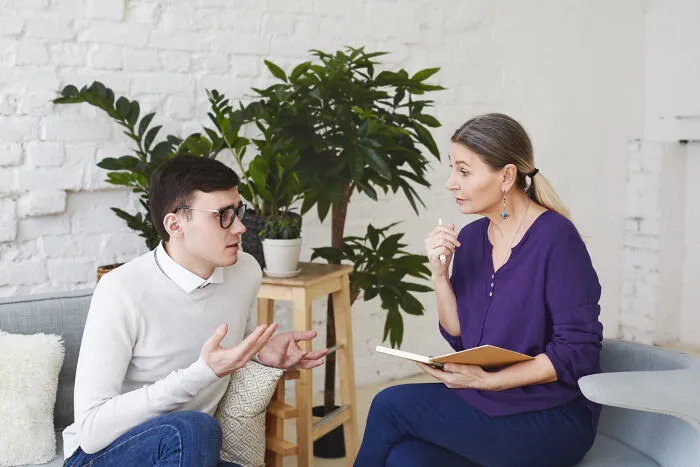 From Shocking To Absolutely Unhinged, Here Are 49 Reasons Why Folks Stopped Seeing Their Therapists