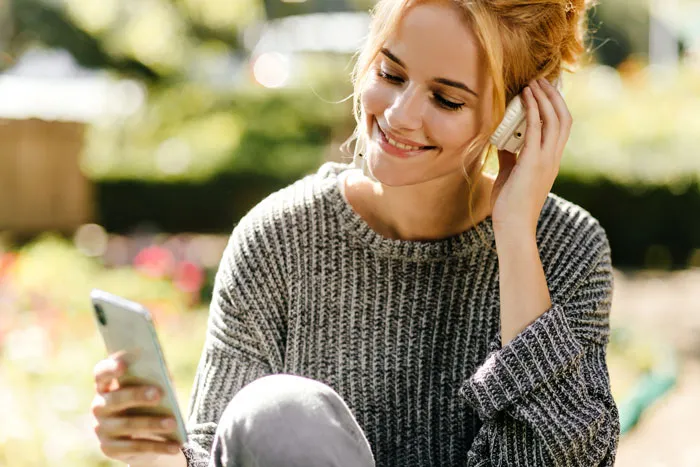 “My Dad Sucked”: 67 People Reveal What They Found When Unlocking Their Late Parents’ Phones