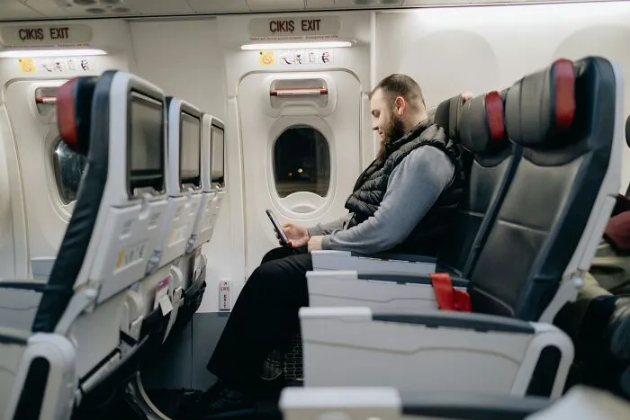 44 Airplane Moments That Left Passengers Absolutely Speechless