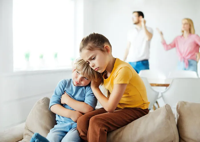 32 Times An Innocent Discovery Exposed A Family Secret That Changed Everything