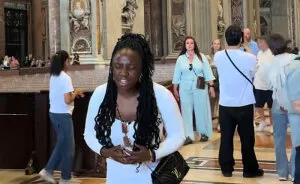 Awkward Video Shows Woman Refusing To Stop Singing At The Vatican After Multiple Security Guards Ask Her To Leave