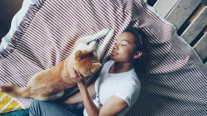 “Sickening”: 47 Times Women Deeply Regretted Looking Through Their Partner’s Phone