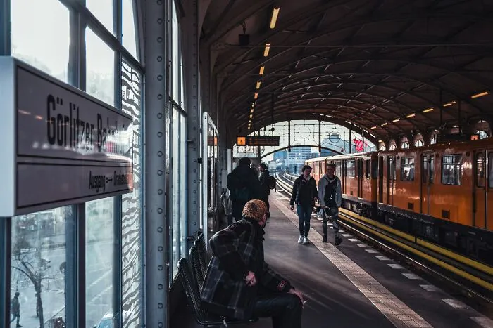 Random Act Of Kindness From A Dutch Gentleman To The Young Naive Traveler I Was, And How I Paid Back My Moral Debt