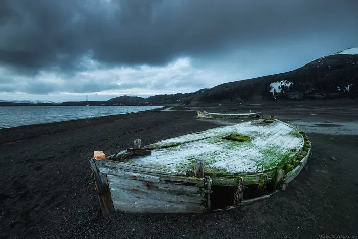 This Photographer Captured 42 Dreamlike Images Of Antarctica