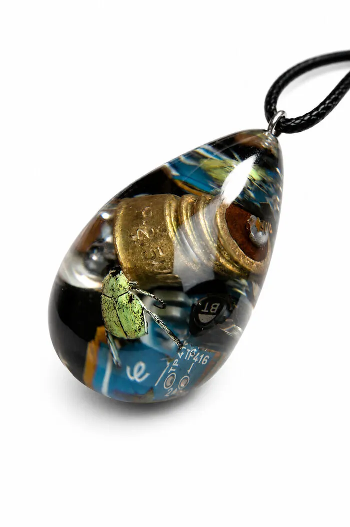 20 Remarkable Resin Jewelry Pieces By Oleksandra Fomchenko, Where Nature, Personal History, And Healing Become One