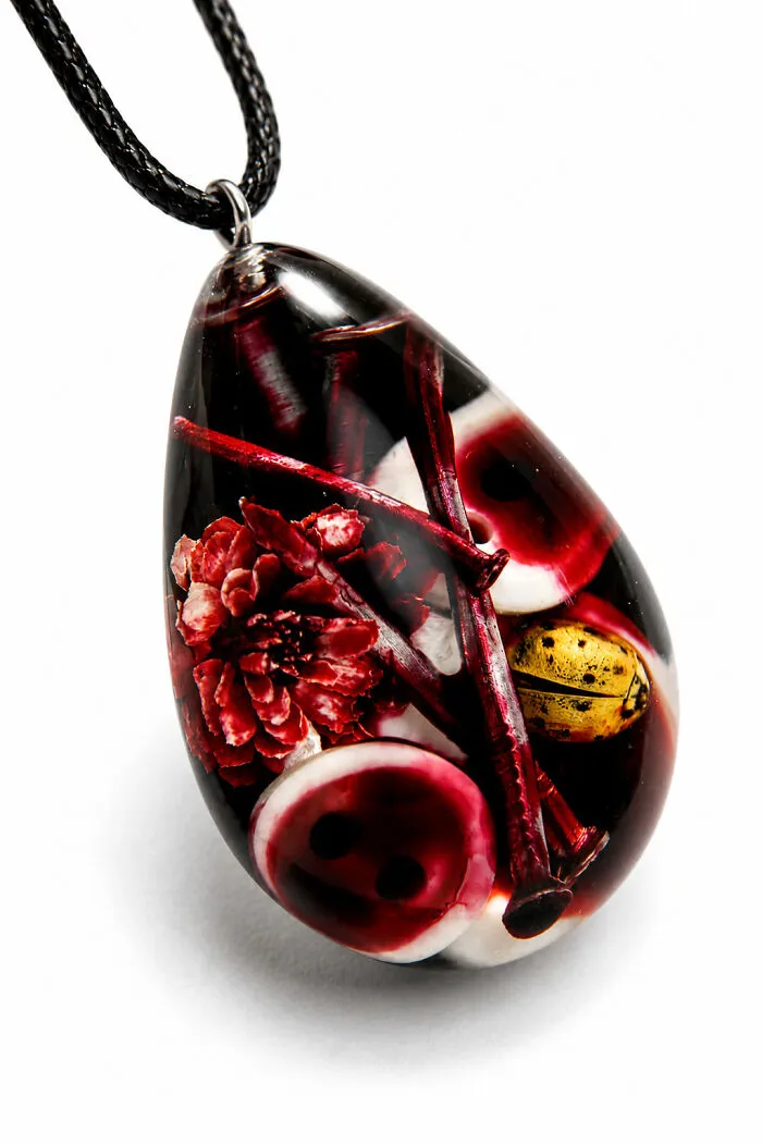 20 Remarkable Resin Jewelry Pieces By Oleksandra Fomchenko, Where Nature, Personal History, And Healing Become One