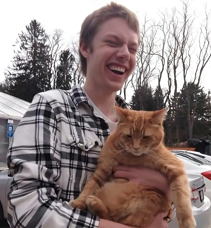 My Blind Friend’s First Time Holding A Cat