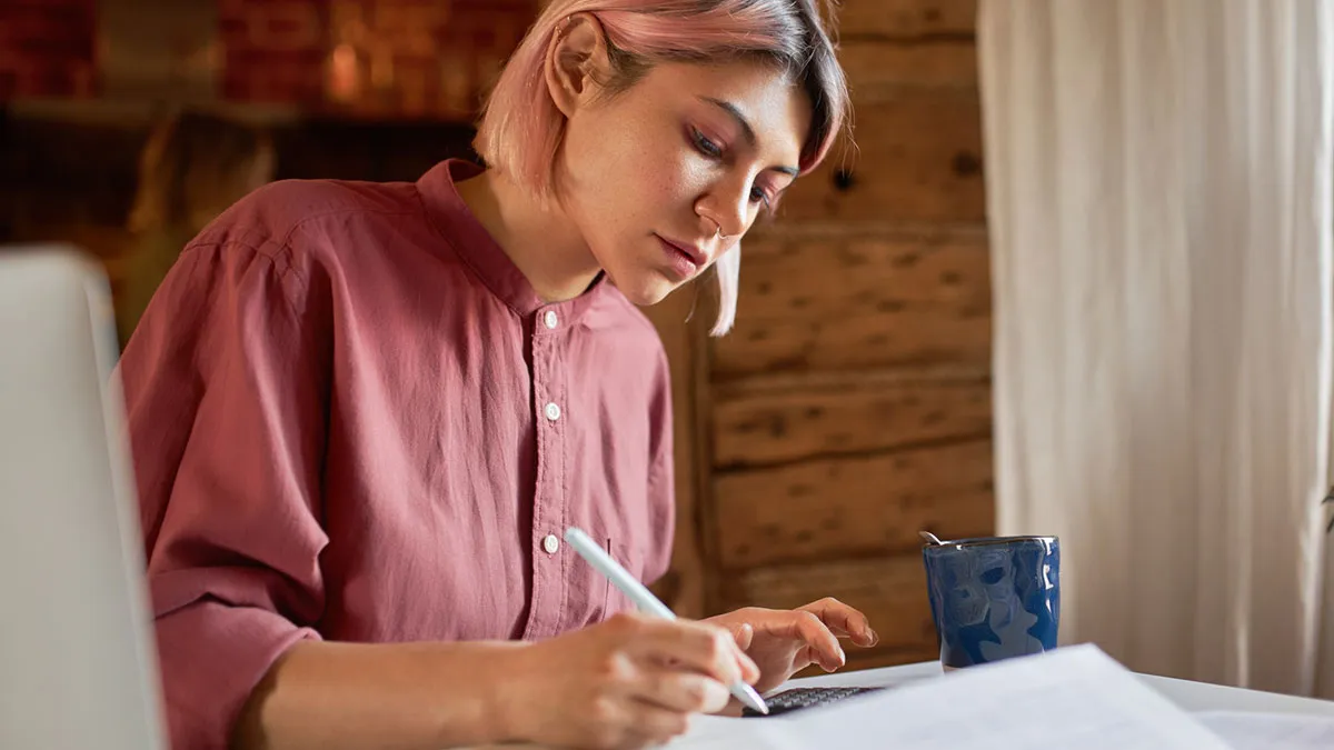 Woman Finds Detailed Logs Of Her Body And Habits On BF's Laptop, Realizes She Was His Experiment