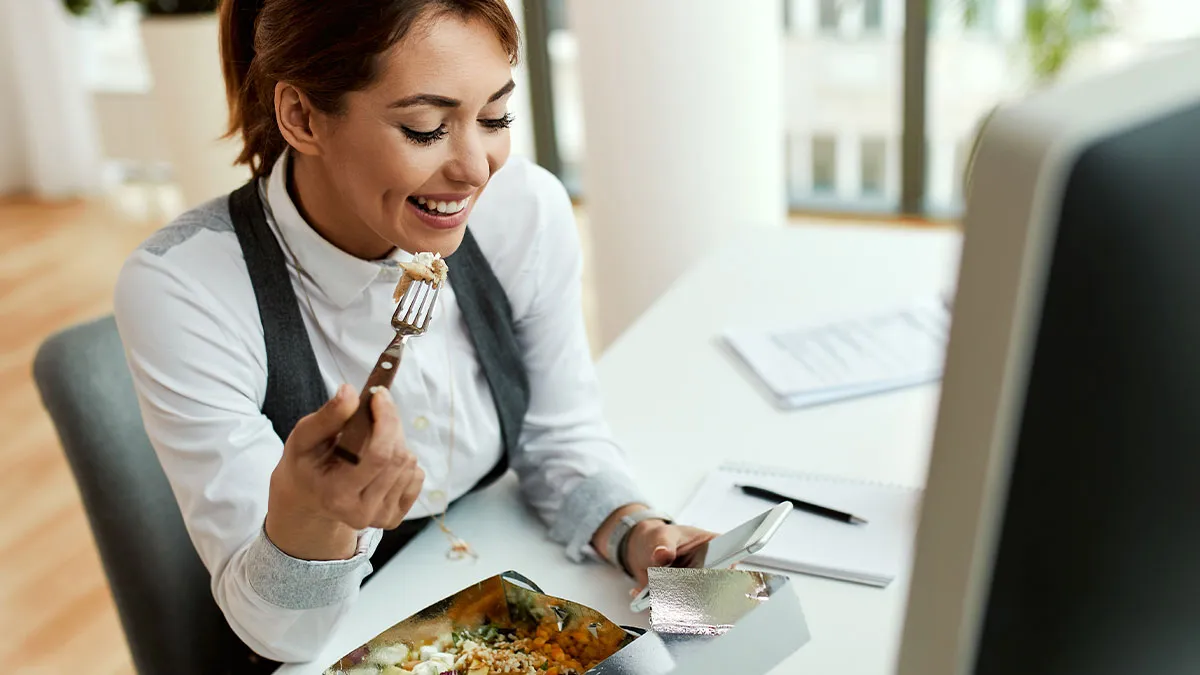 Coworker Uses Invisible Dye To Catch Office Food Thief, Learns Disturbing Secret About Her