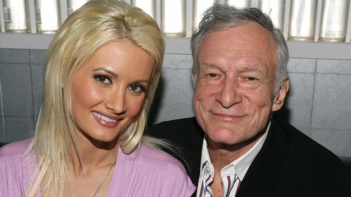 Holly Madison Reveals What Life Was Really Like Behind The Gates Of The Mansion: "A Little Bit Scary"