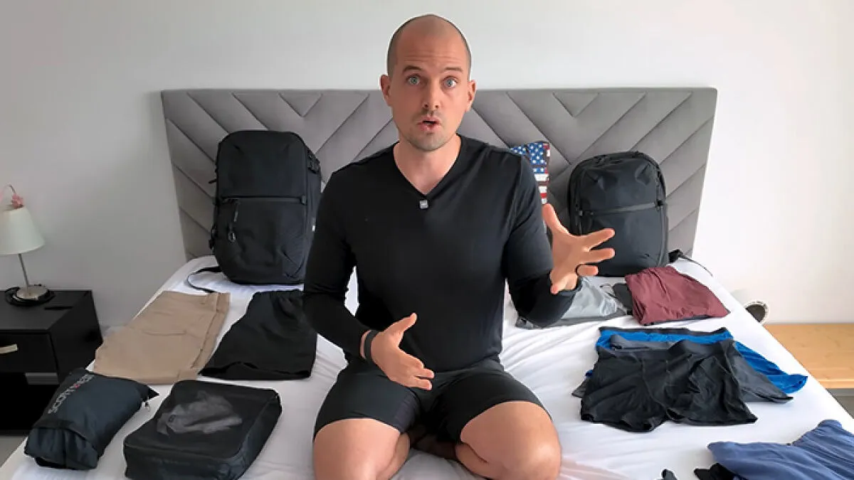 Travel Experts Reveal The Worst Clothes To Wear On Planes And Why