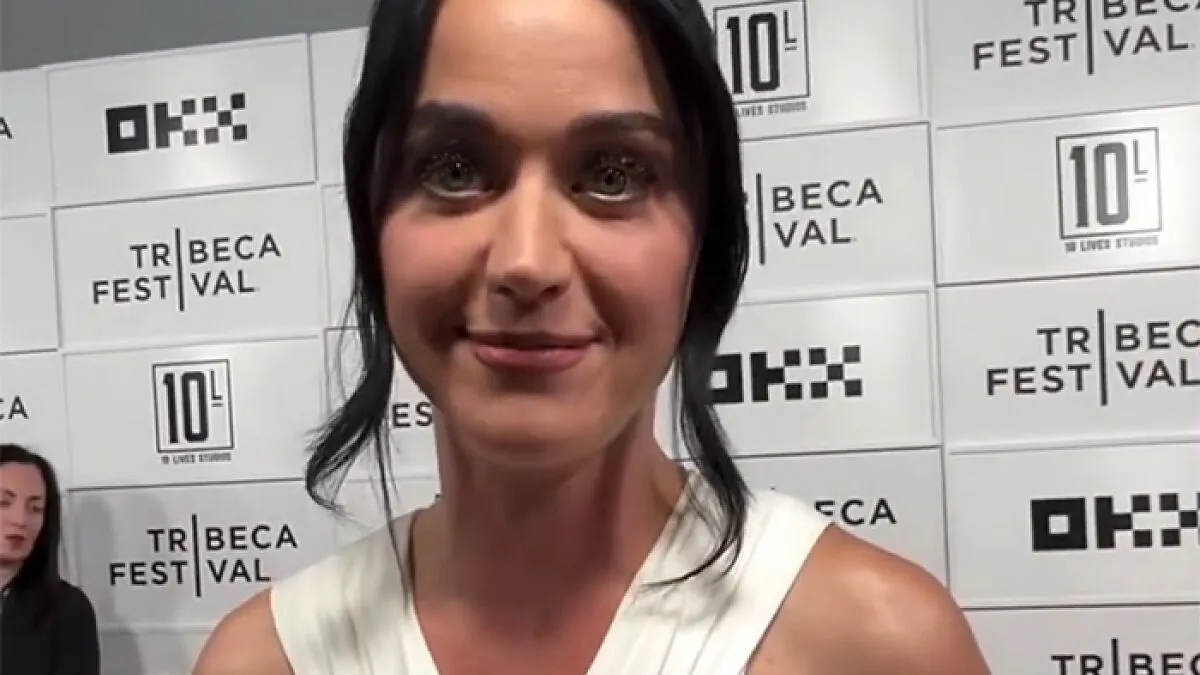 “Implants Going Bad?”: Katy Perry’s Red Carpet Appearance Goes Viral As Fans Zoom In On One Unexpected Detail