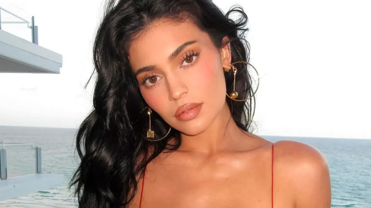 5 Times Wealthy Celebrities Asked For Help And Fans Weren’t Having It