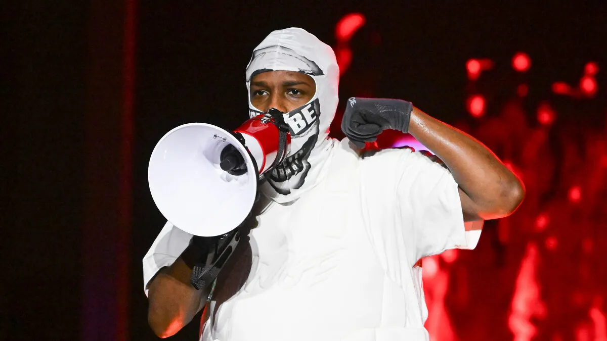 Rihanna's Partner Accused Of Disrespecting Her Onstage With Racy Comment