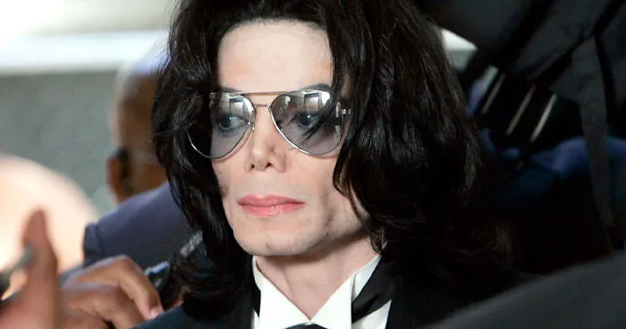 Michael Jackson Insider Drops Bombshell About Horrifying Items Hidden In ‘Suspicious’ Neverland Bag