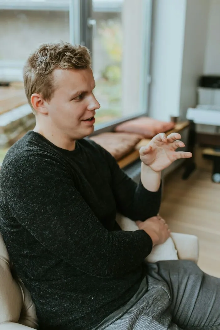 34 Behaviors That Set Very Intelligent People Apart From Everyone Else