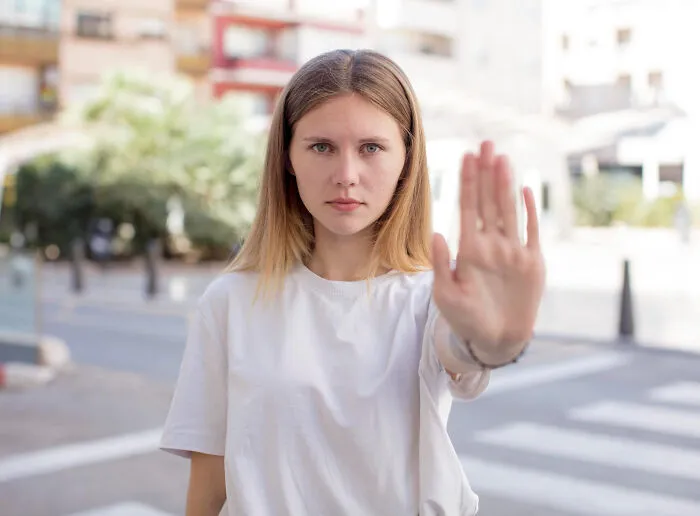32 Uncomfortable Facts About Human Behavior That Netizens Say Are Consistently True