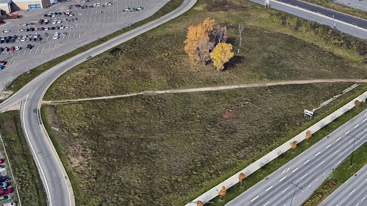 75 Times Urban Planners Failed To Predict What People Want, And It Resulted In ‘Desire Paths’ Around The City (New Pics)