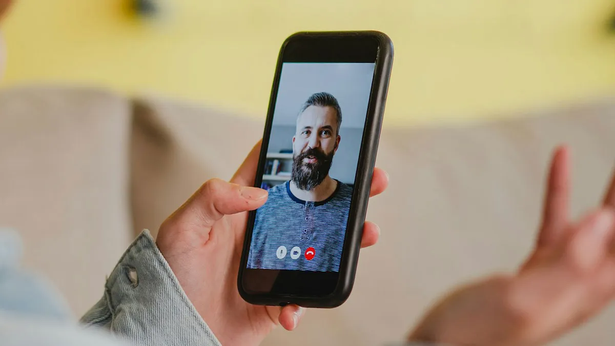 GF Links BF's Odd Behavior To Online Dating Profile, Catfishes Him, But Learns How Wrong She Was 