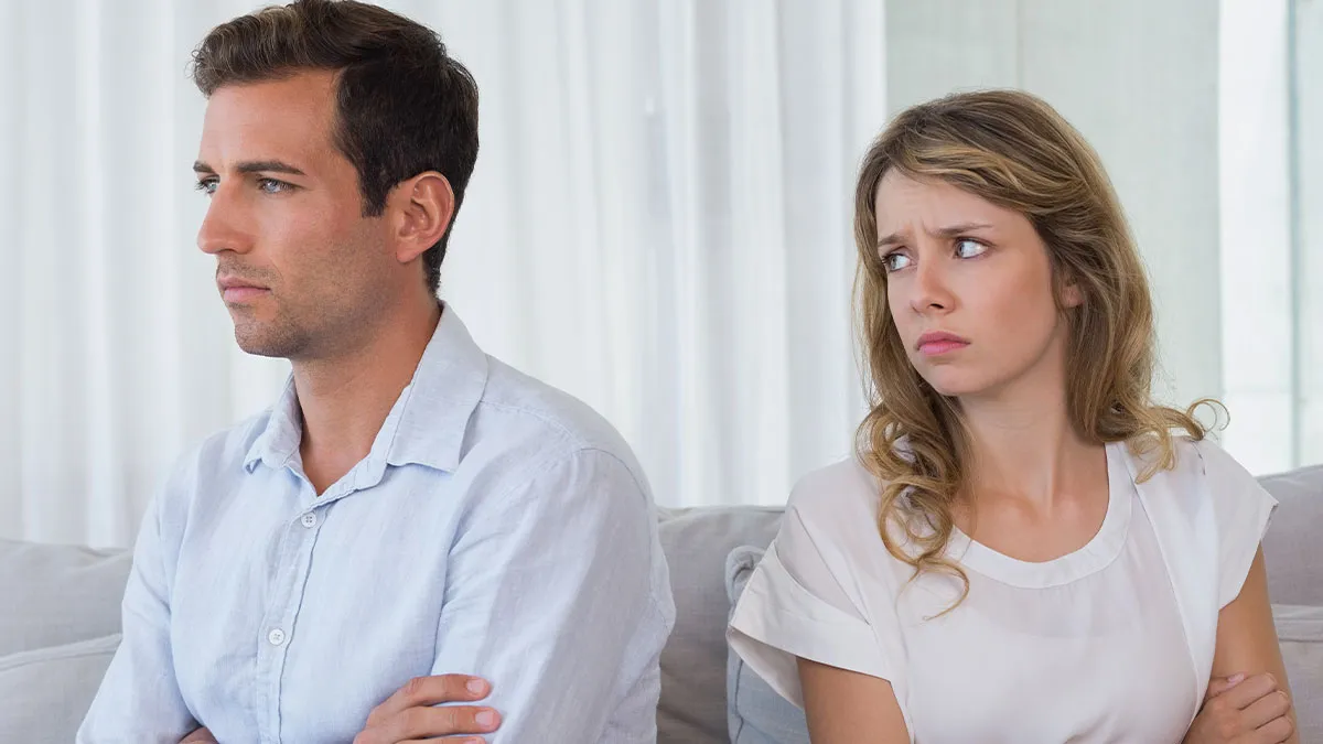 Momma's Boy Blindsides Fiancée By Calling Off Wedding, Expects Relationship To Be Salvaged 