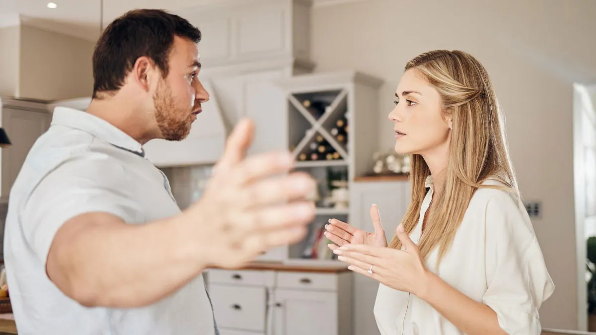 Toxic Fiancée Airs All Their Dirty Laundry, Guy's Friends Finally Decide To Break Their Silence