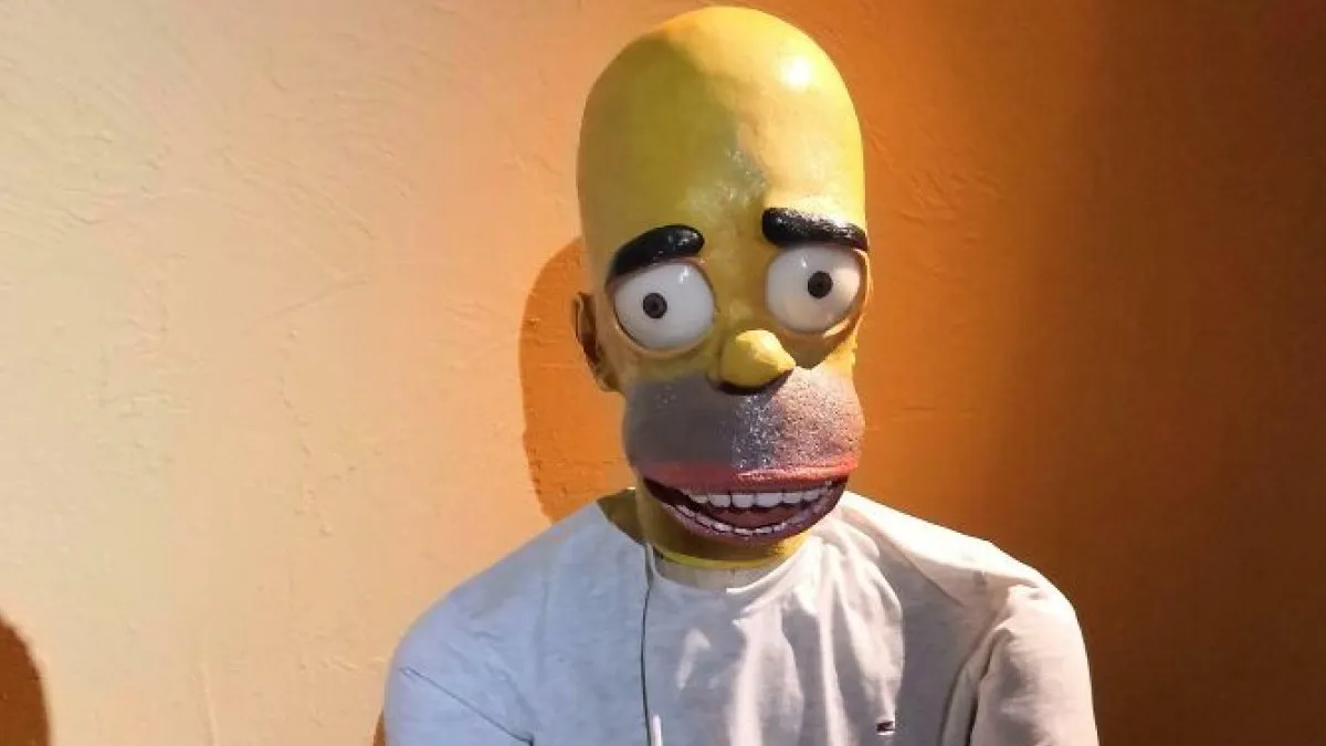 48 Wonderfully Terrible Wax Statues That Might Actually Amuse You