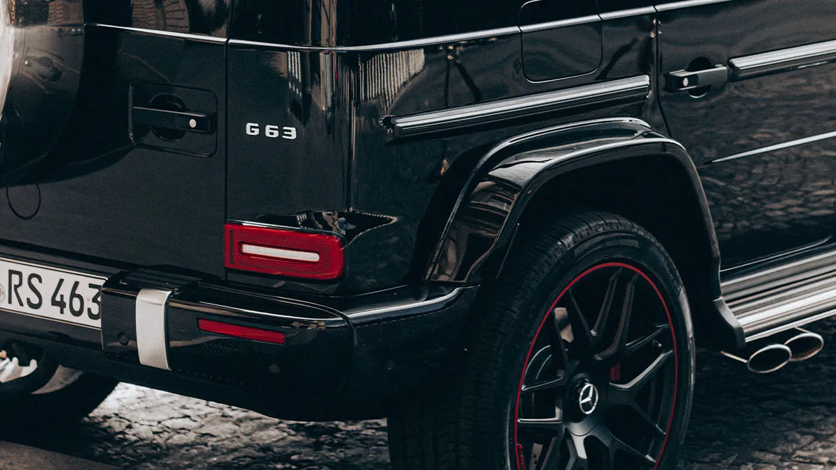 HOA Emails Man About His Guests’ “Unsettling” Cars, Apologizes When His Rant Goes Viral Online