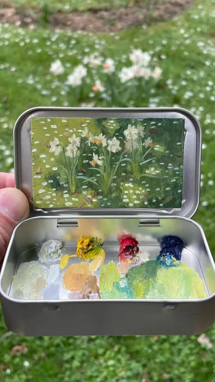 50 Tiny Paintings Hidden Inside Altoid Tins By This Remarkably Skilled Artist (New Pics)