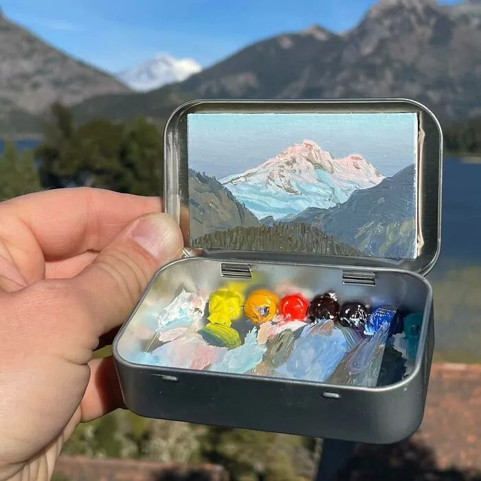 50 Tiny Paintings Hidden Inside Altoid Tins By This Remarkably Skilled Artist (New Pics)