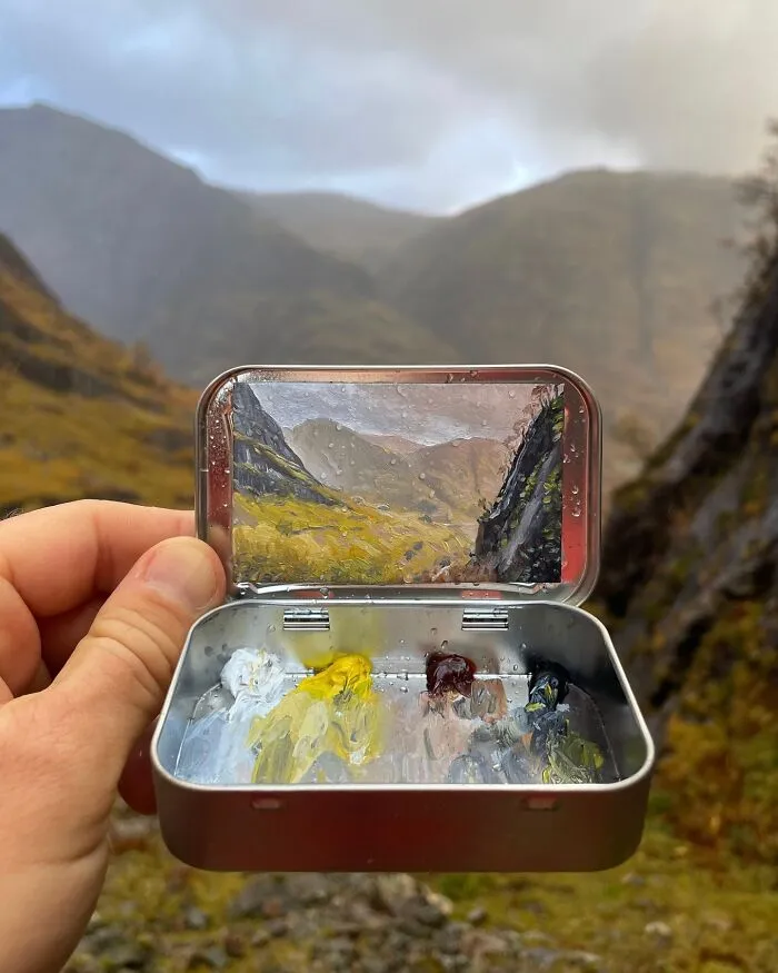 50 Tiny Paintings Hidden Inside Altoid Tins By This Remarkably Skilled Artist (New Pics)