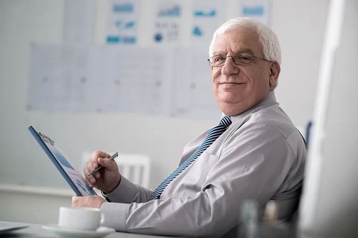 “A LOT Fewer People Would Fly”: 63 Industry Insiders Reveal The Things Companies Keep Quiet