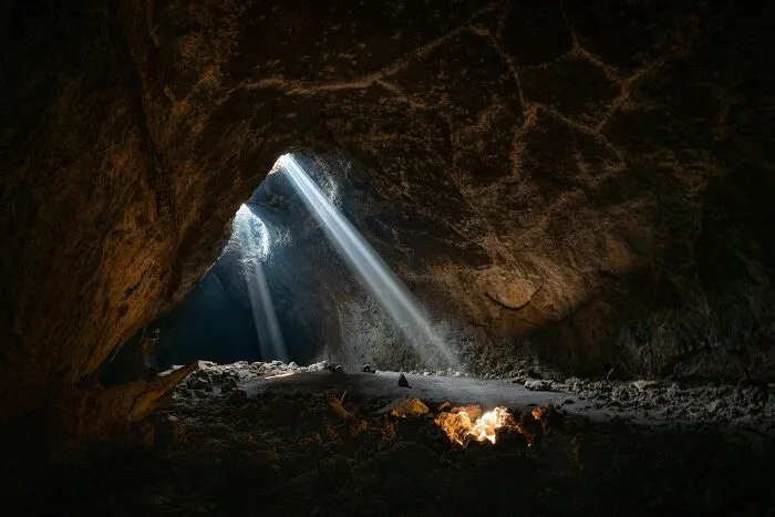 21 Terrifying Stories That Might Make You Never Go Underground Or Underwater