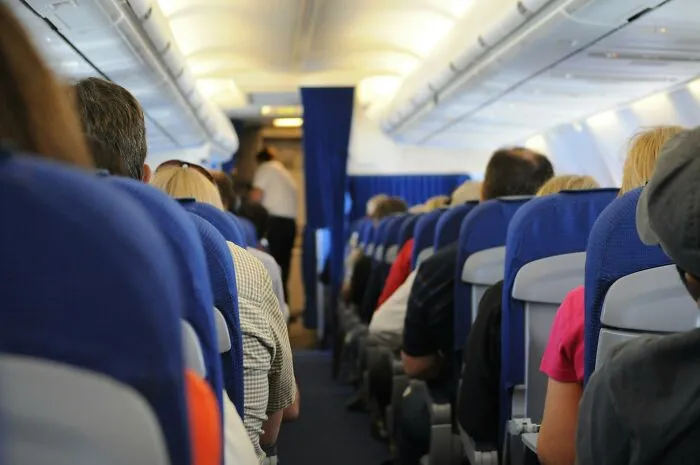 “Leave Your Stuff Behind”: 20 Flight Industry Pros Share Their Best Tips And Warnings