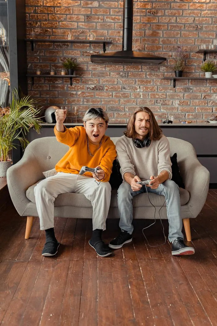 “What Is A ‘Bro Code’ Rule That Women Probably Don't Know Exists?” (54 Answers)