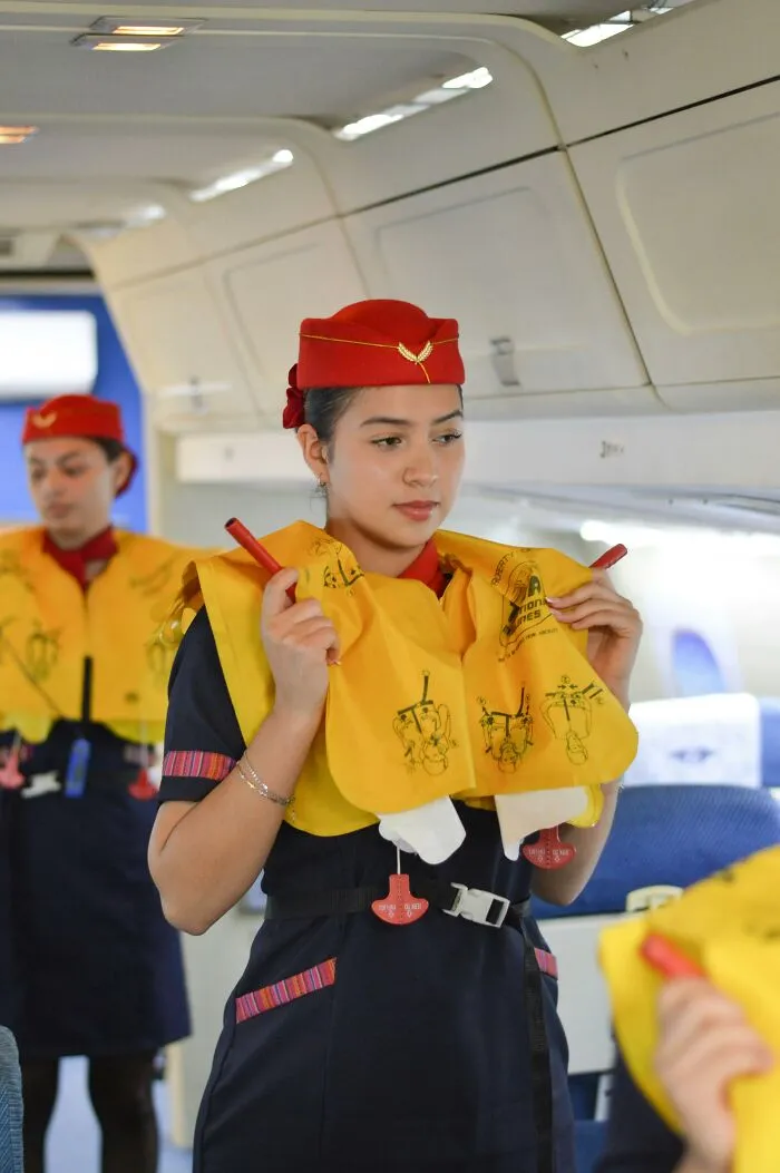 “Leave Your Stuff Behind”: 20 Flight Industry Pros Share Their Best Tips And Warnings