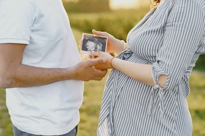 "I Wish I Could Have Had My Son With You Instead": 53 Secrets People Found On Their Partner's Phone