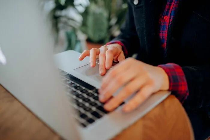 34 Behaviors That Set Very Intelligent People Apart From Everyone Else