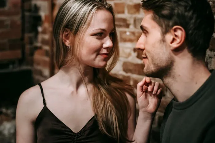 56 Times People Discovered Their Partners Cheating From The Most Unexpected Clues