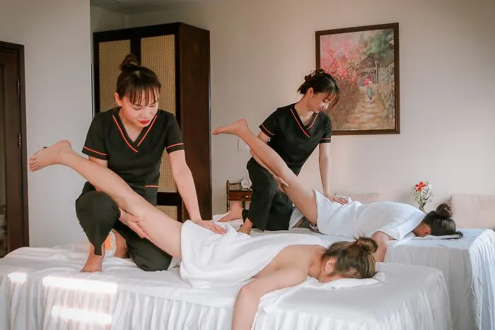 47 People Share The Spiciest And Most Shocking Secrets From Their Jobs