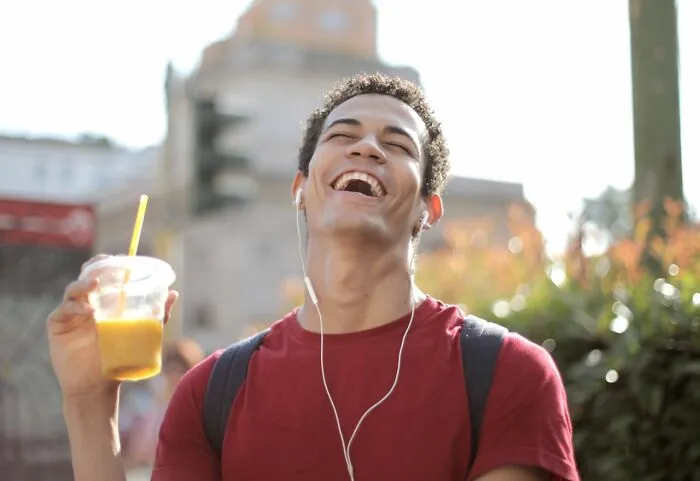 34 Behaviors That Set Very Intelligent People Apart From Everyone Else