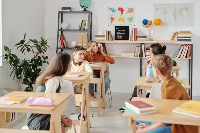 42 Experiences With The Youngest Generation That Make People Feel The World Is Doomed