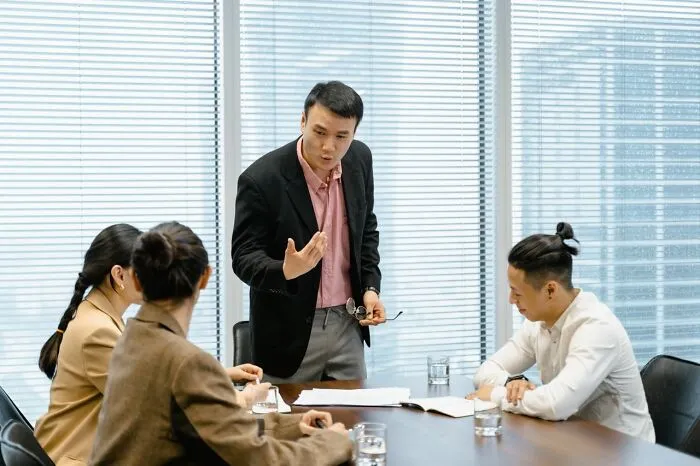 34 Behaviors That Set Very Intelligent People Apart From Everyone Else