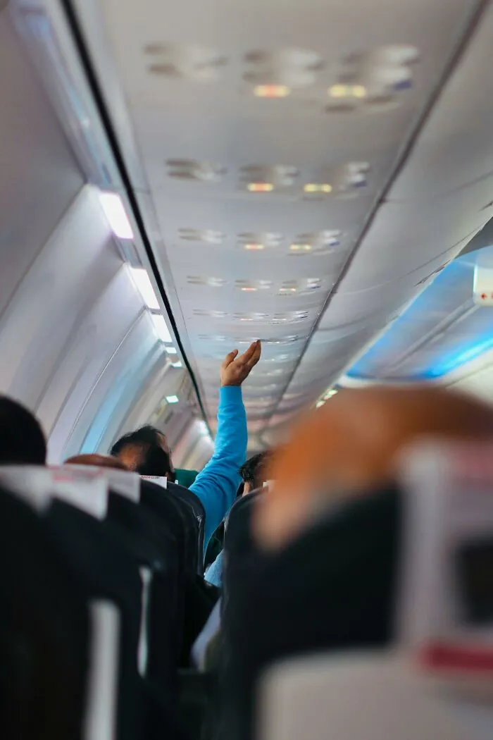“Leave Your Stuff Behind”: 20 Flight Industry Pros Share Their Best Tips And Warnings
