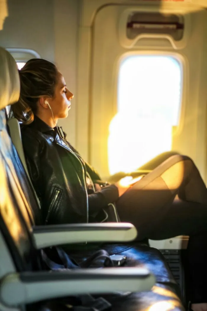 “Leave Your Stuff Behind”: 20 Flight Industry Pros Share Their Best Tips And Warnings