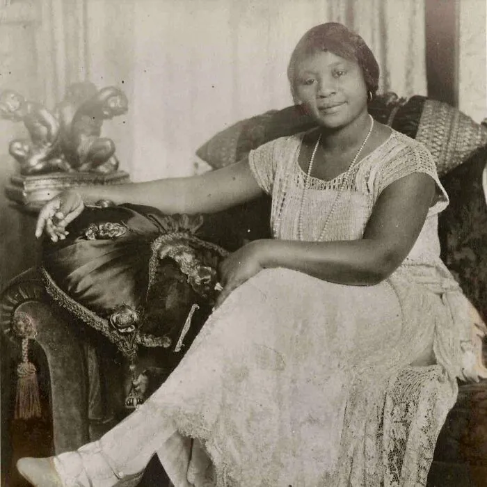 “Washing Her Mine-Working Husband”: 89 Fascinating Pics That Show A Different Side Of History 